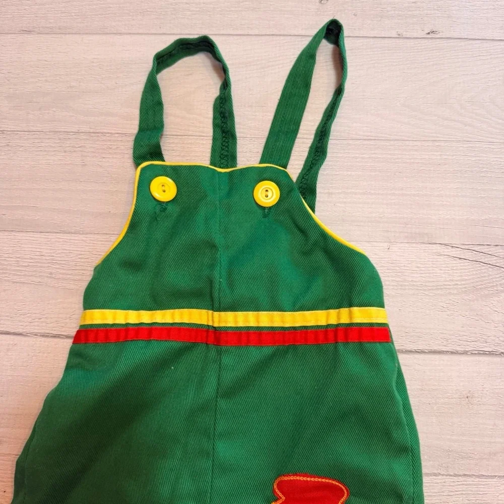 Vintage baby green overalls with duck‎